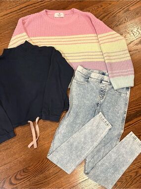 NWOT Girls H&M Bundle Striped Crewneck Sweater, Navy Crop Top and Jeggings
